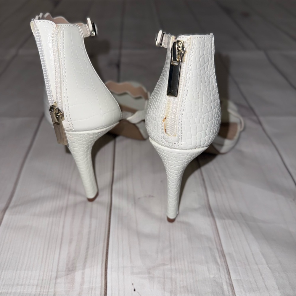Kelly & Katie White Heels - Women's Size 7M - Picture 6 of 8